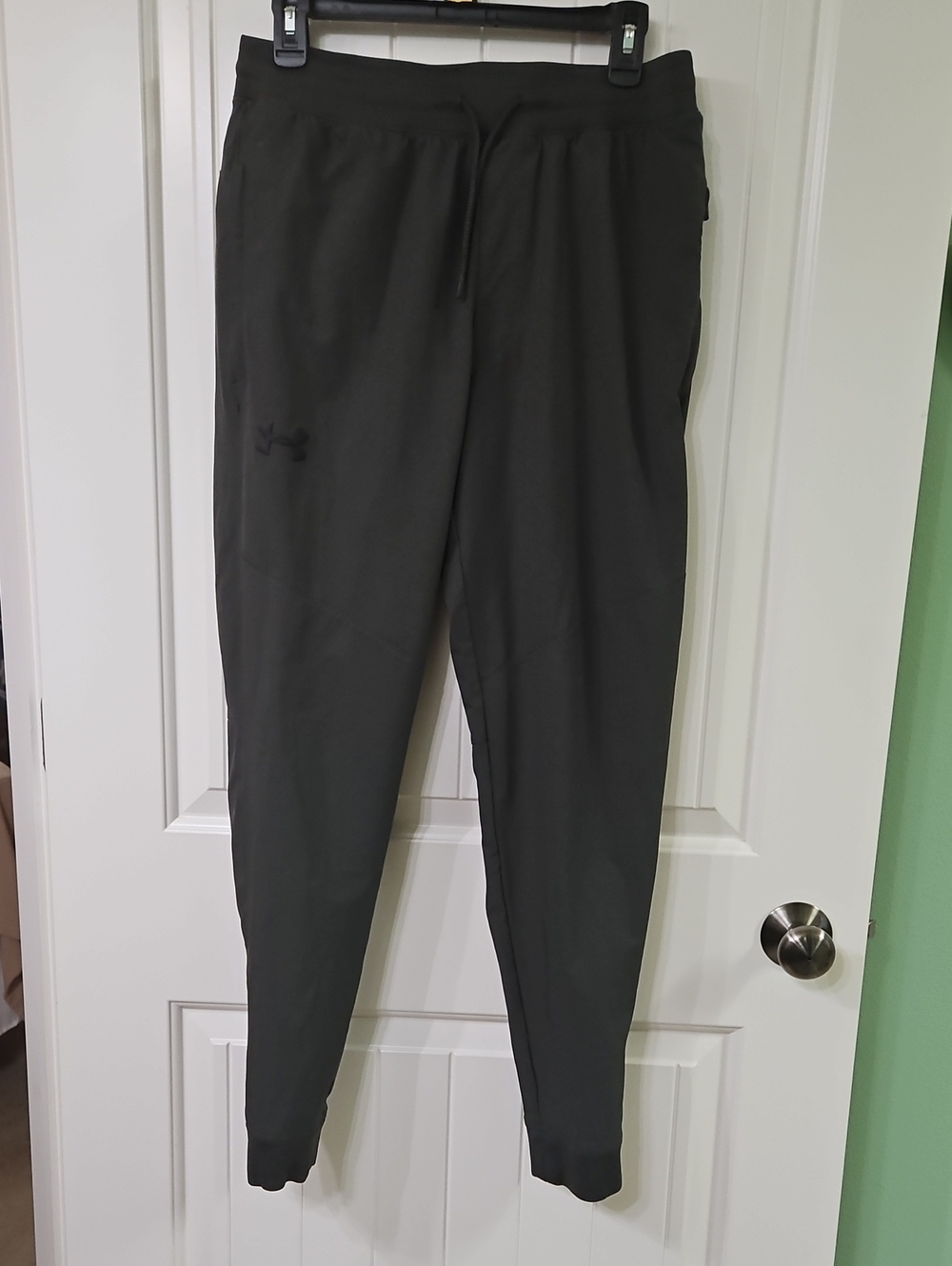 Under Armour Fitted Heatgear Olive Joggers Large **Fits Like Medium